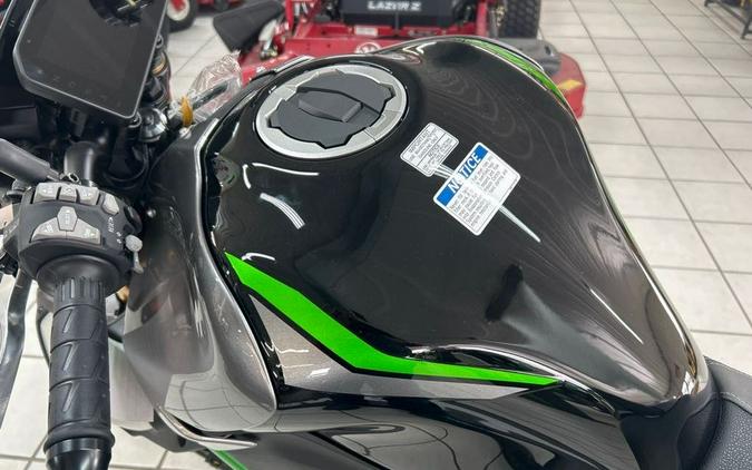 2025 Kawasaki METALLIC MATTE GRAPHITE GRAY Z9