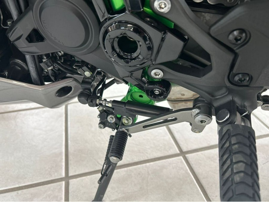 2025 Kawasaki METALLIC MATTE GRAPHITE GRAY Z9