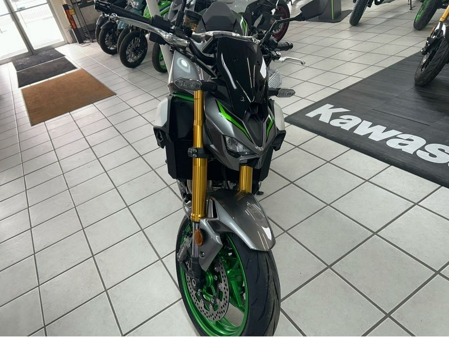 2025 Kawasaki METALLIC MATTE GRAPHITE GRAY Z9