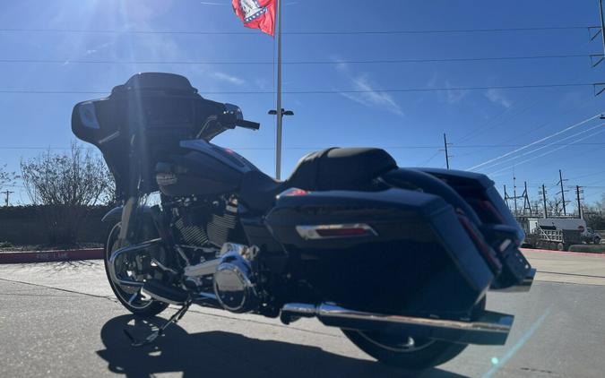 2026 Harley-Davidson® Street Glide® FLHX Vivid Black