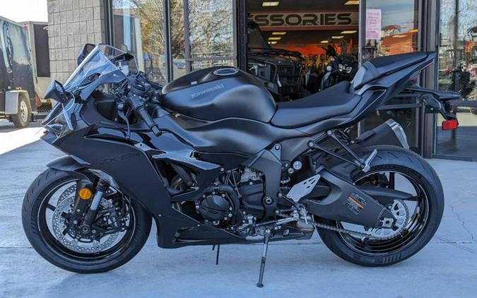 2024 Kawasaki Ninja® ZX™-6R Metallic Flat Spark Black/Ebony