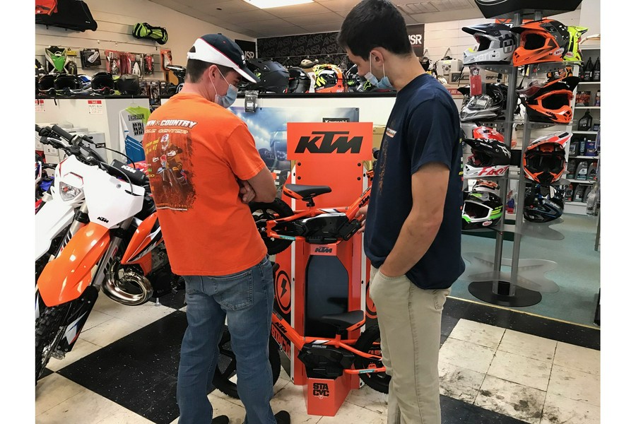 2024 STACYC 16" - 16eDrive KTM Team Edition