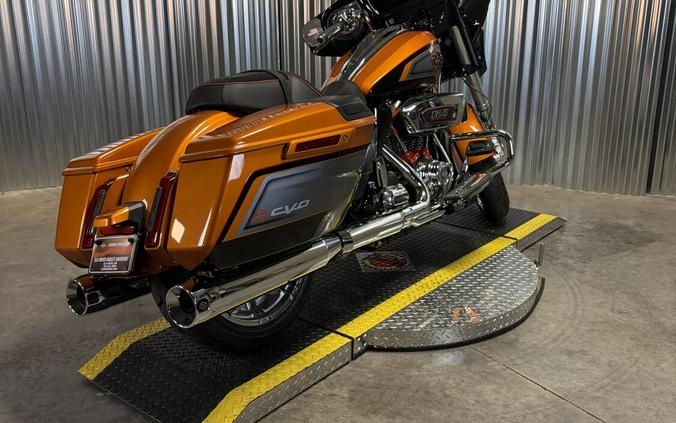 2026 Harley-Davidson CVO Street Glide Torched Orange CVO Tri-Tone