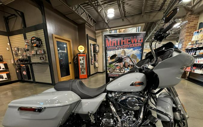 2024 Harley-Davidson Road Glide™ Billiard Gray