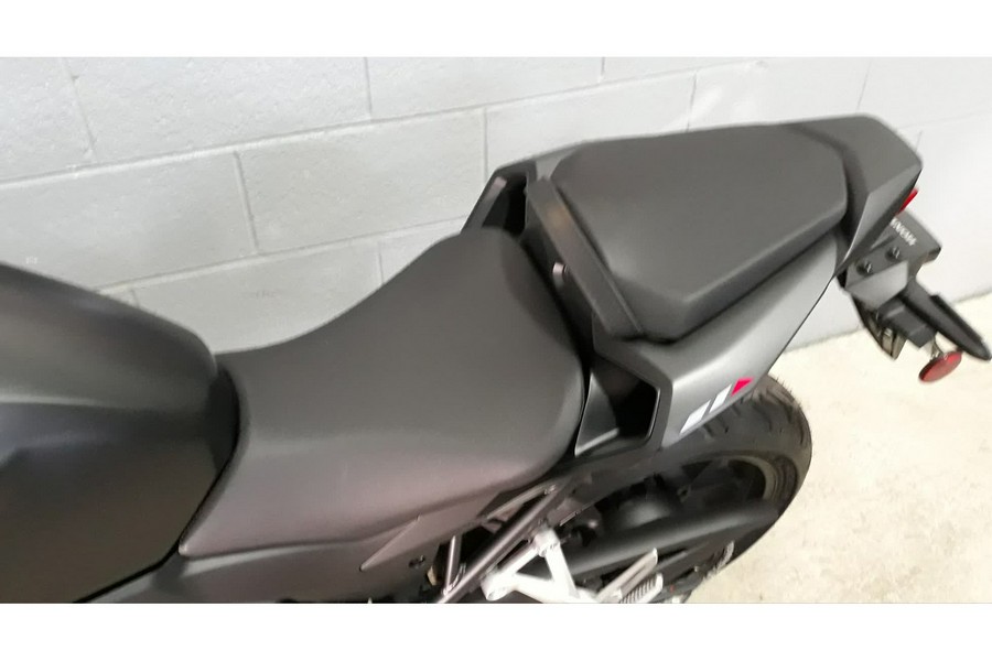 2025 CB750 Hornet Base - Honda