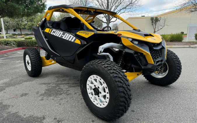 2024 Can-Am™ Maverick R X rs With SMART-SHOX