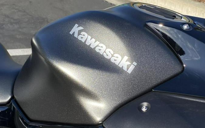 2024 Kawasaki Ninja® 650 Metallic Matte Graphenesteel Gray/Ebony