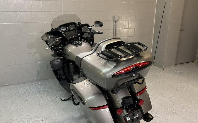 2025 Indian Motorcycle® Pursuit® Dark Horse® 112 w/PowerBand Audio Heavy Metal