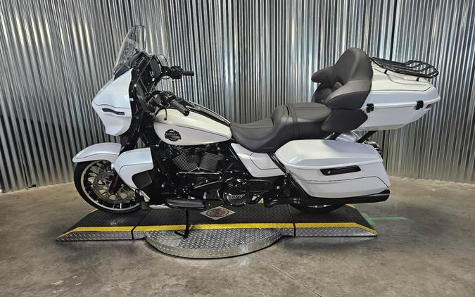 2026 Harley-Davidson Street Glide Limited White Onyx Pearl Black Trim