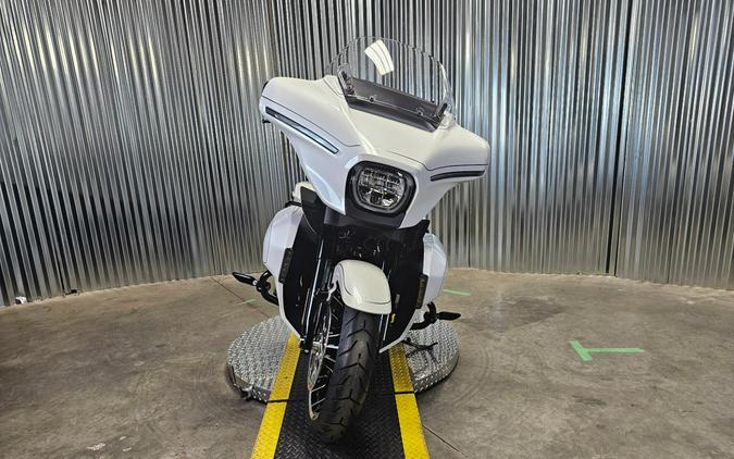 2026 Harley-Davidson Street Glide Limited White Onyx Pearl Black Trim