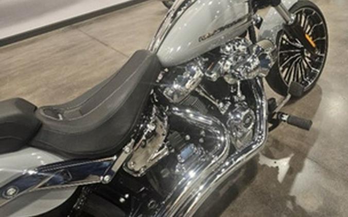2024 Harley-Davidson Softail FXBR - Breakout