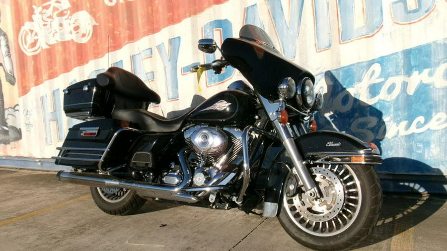 2013 Harley-Davidson® FLHTC - Electra Glide® Classic