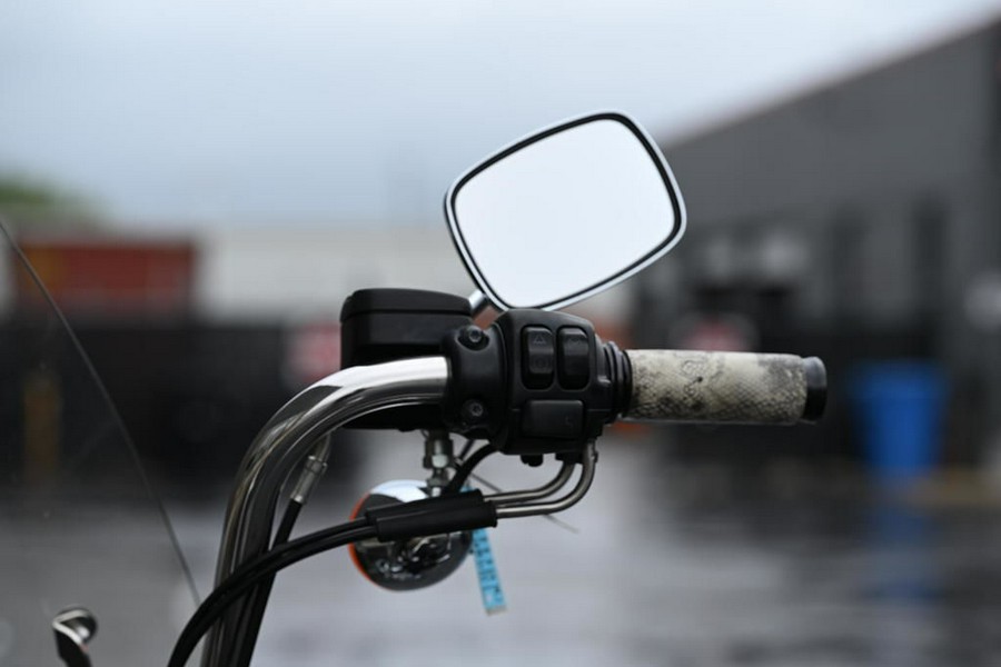 2017 Harley-Davidson® FXDB - Street Bob®