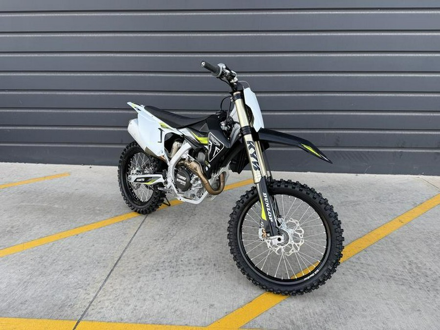 2025 Triumph TF 450-RC Edition Jet Black/Pure White