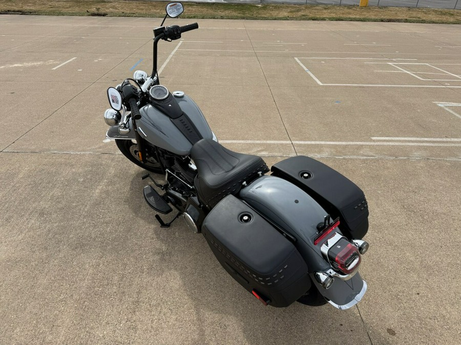 2026 Harley-Davidson® Heritage Classic Dark Billiard Gray Black Cast Wheels
