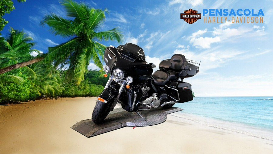 2018 Harley-Davidson® Ultra Limited Vivid Black