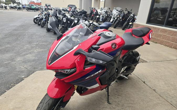 2024 HONDA CBR1000RR BASE