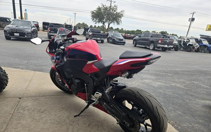 2024 HONDA CBR1000RR BASE