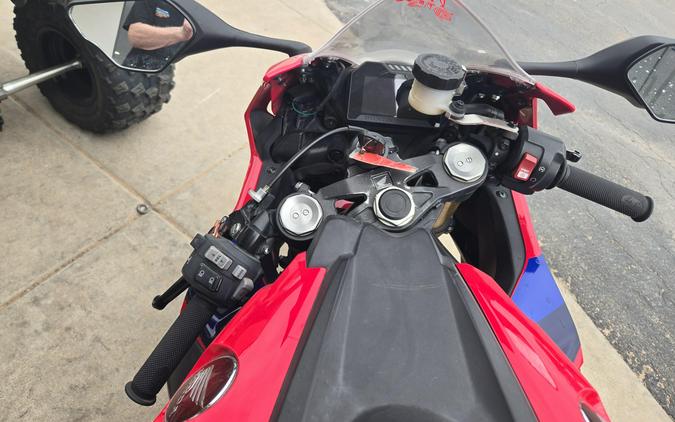 2024 HONDA CBR1000RR BASE