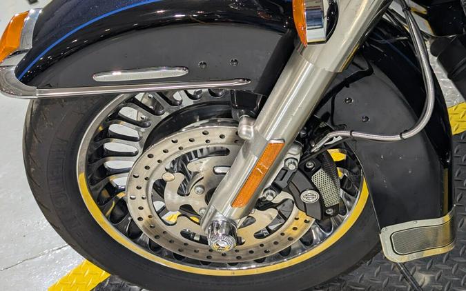 2012 Harley-Davidson® Electra Glide® Ultra Limited Big Blue Pearl/Vivid Black