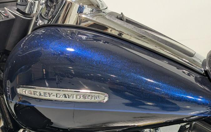 2012 Harley-Davidson® Electra Glide® Ultra Limited Big Blue Pearl/Vivid Black