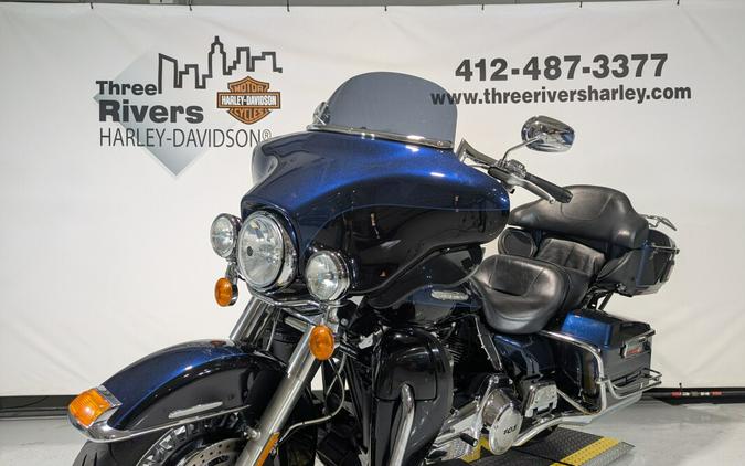 2012 Harley-Davidson® Electra Glide® Ultra Limited Big Blue Pearl/Vivid Black