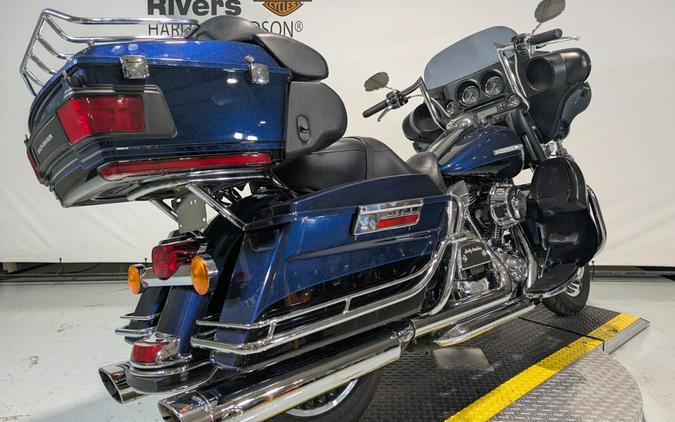 2012 Harley-Davidson® Electra Glide® Ultra Limited Big Blue Pearl/Vivid Black