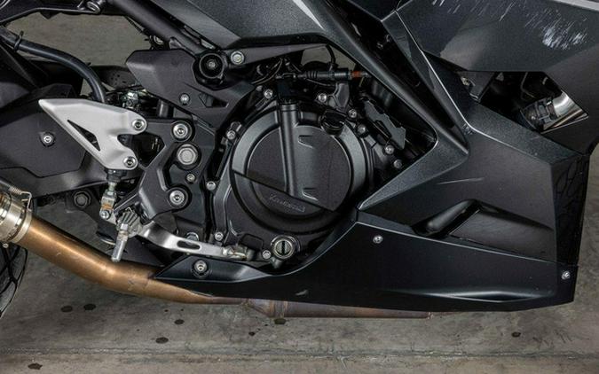 2022 Kawasaki Ninja 400 Base