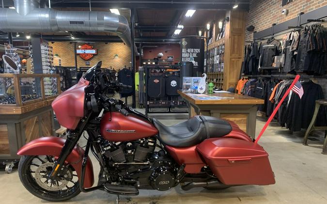 Harley-Davidson Street Glide Special 2019 FLHXS Wicked Red Denim