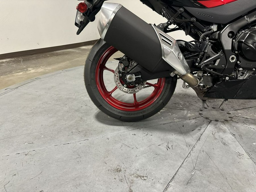 2025 Suzuki GSX-R 1000