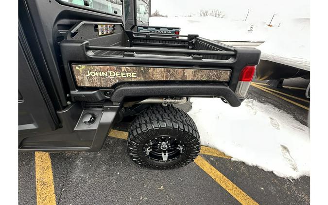 2022 John Deere Gator™ XUV835R Base