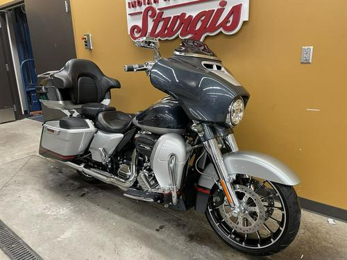 2019 Harley-Davidson® FLHXSE - CVO™ Street Glide®