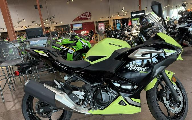 2026 Kawasaki Ninja® 500 SE ABS