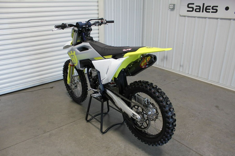 2024 Husqvarna® FC 350 Demo