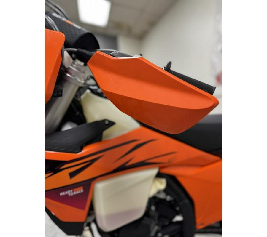 2026 KTM 150 XC-W - KT1238