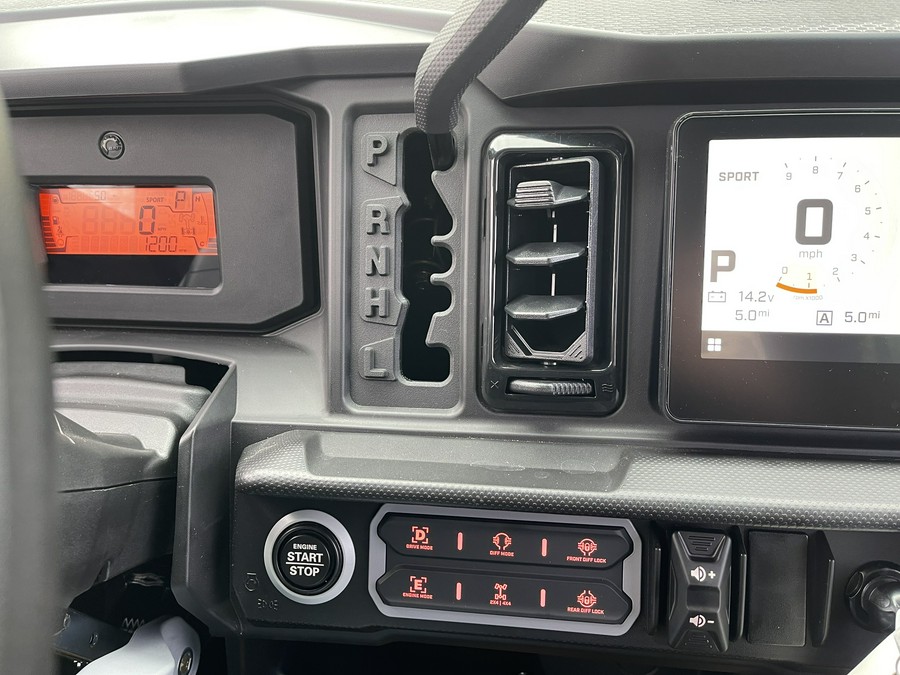 2026 Can-Am Defender MAX XT CAB HD11