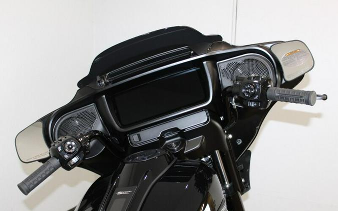 Harley-Davidson Street Glide® 2024 FLHX 84433840 VIVID BLACK