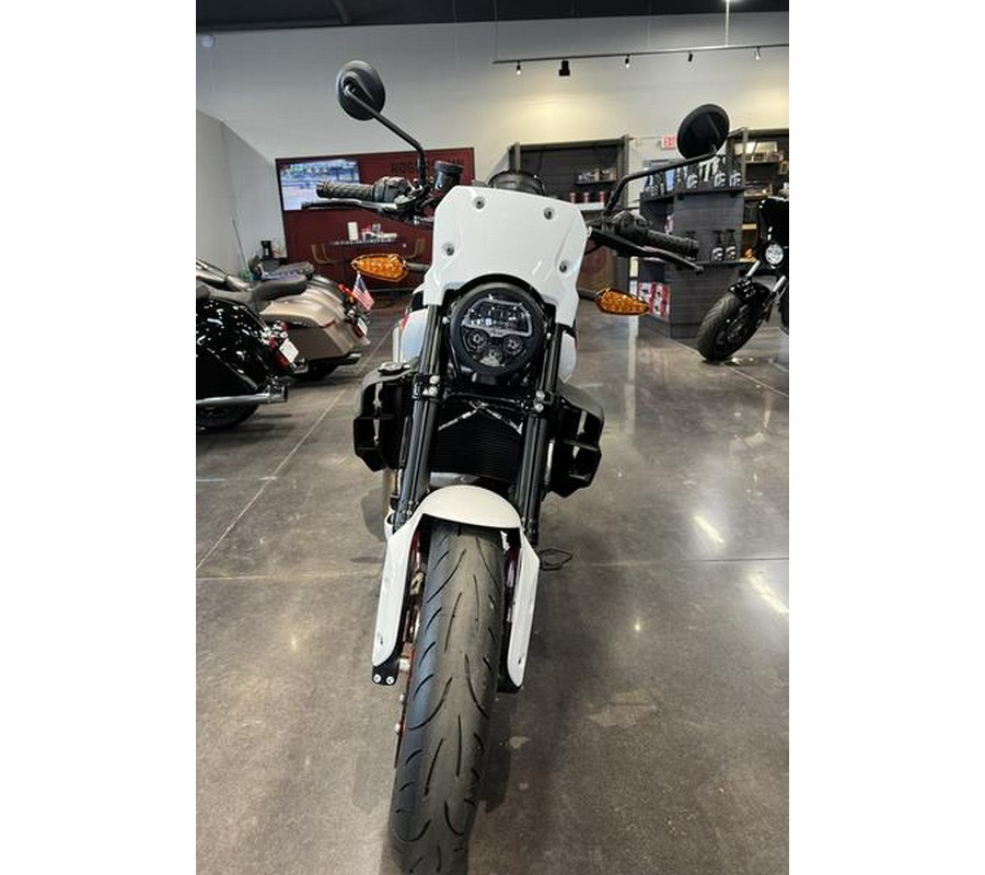 2023 Indian Motorcycle® FTR Sport White Lightning/Indy Red