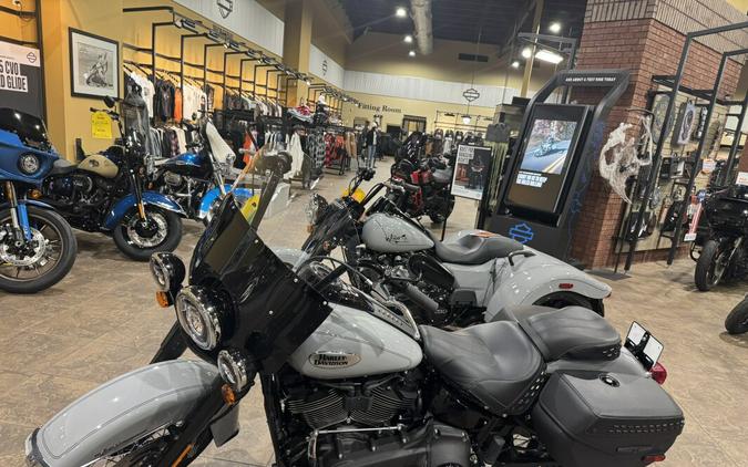 2024 Harley-Davidson Heritage Classic Vivid Black - Black Finish