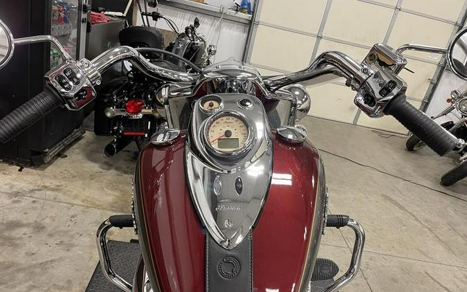 2020 Indian Motorcycle® Springfield® Burgundy Metallic / Titanium Metallic