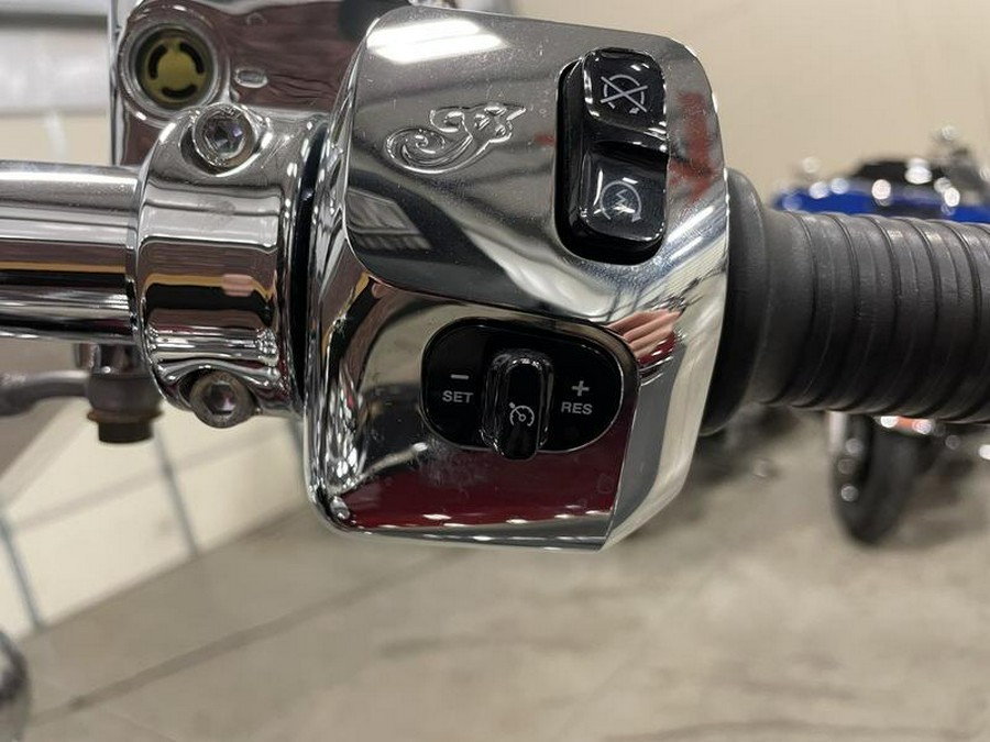 2020 Indian Motorcycle® Springfield® Burgundy Metallic / Titanium Metallic