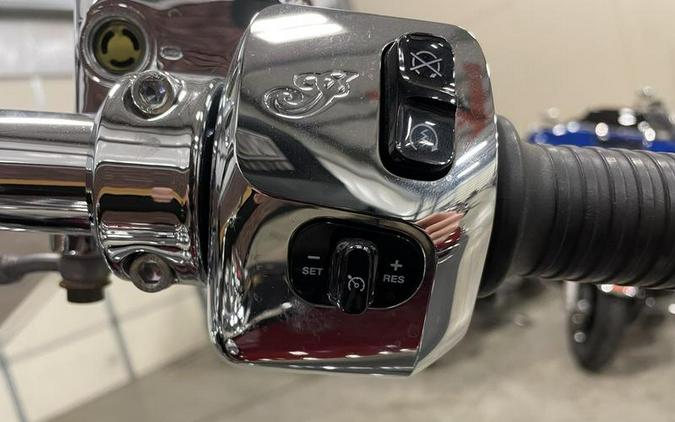 2020 Indian Motorcycle® Springfield® Burgundy Metallic / Titanium Metallic