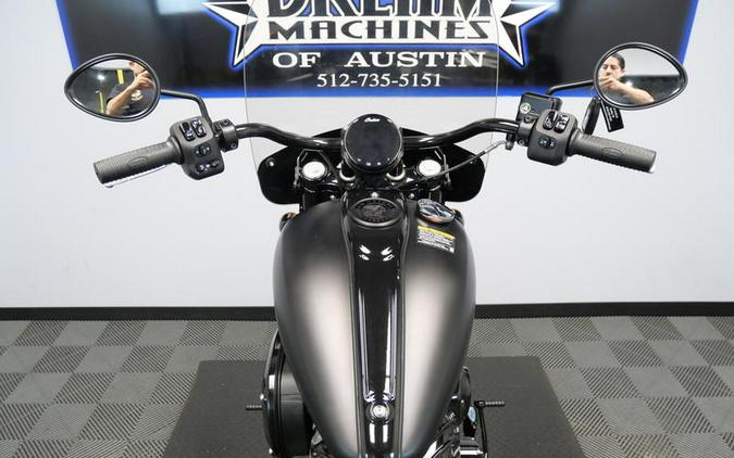 2022 Indian Motorcycle® Chief® Bobber Dark Horse® Black Smoke