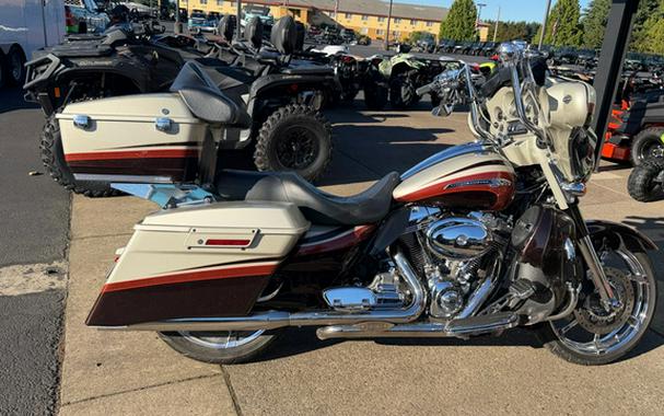 2011 Harley-Davidson FLHXSE2 CVO Street Glide