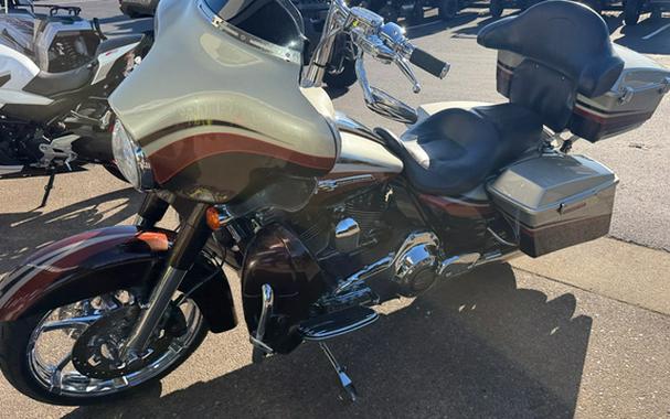 2011 Harley-Davidson FLHXSE2 CVO Street Glide
