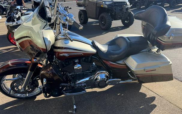 2011 Harley-Davidson FLHXSE2 CVO Street Glide