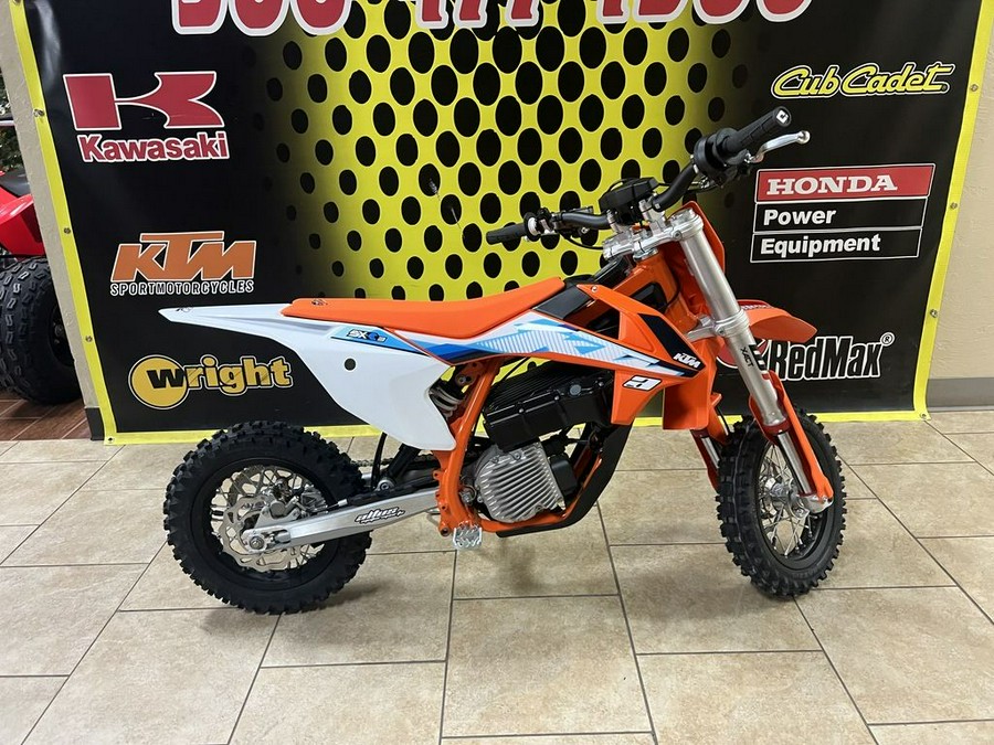 2024 KTM SX-E 3