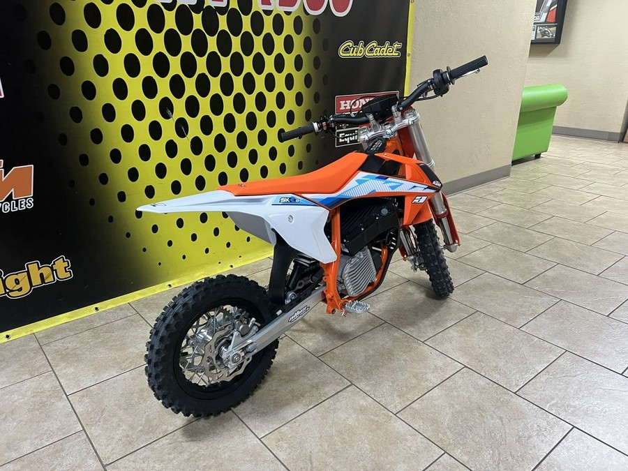 2024 KTM SX-E 3