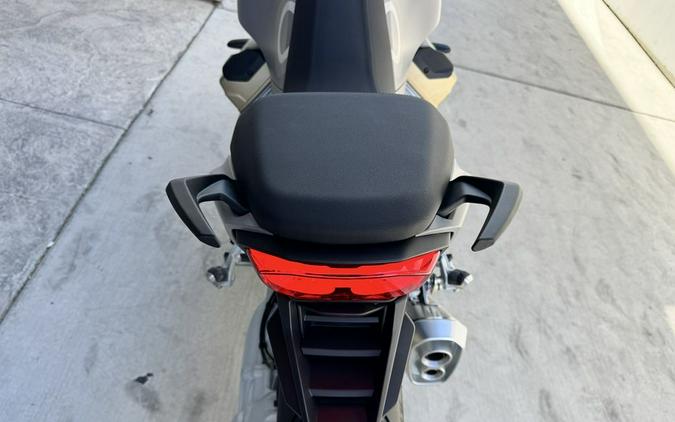 2024 Moto Guzzi V100 Mandello Aviazione Navale