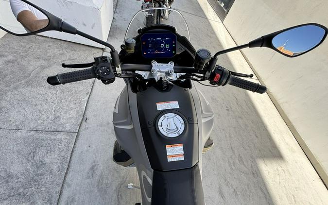 2024 Moto Guzzi V100 Mandello Aviazione Navale